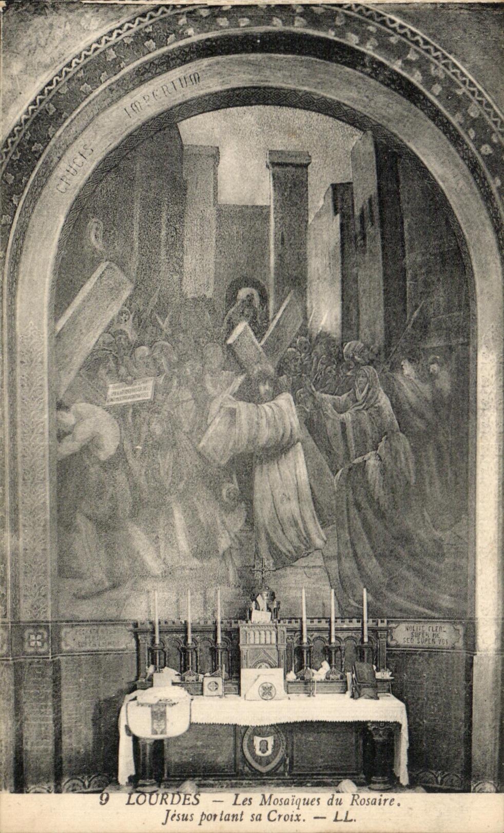 CPA Lourdes Les Mosaiques du Rosaire Jesus portant sa Croix