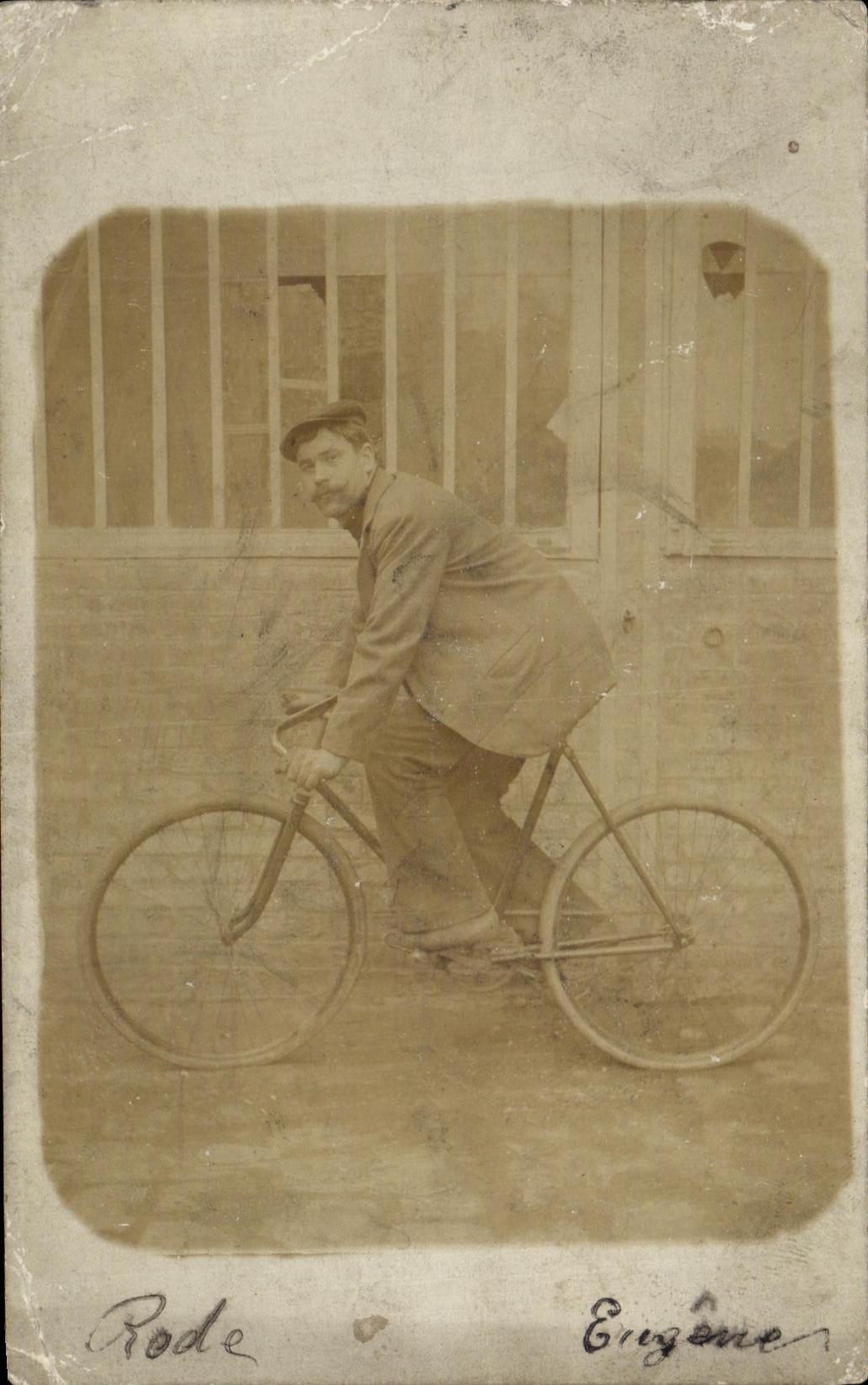 CARTE PHOTO Homme Celina Rode Route de Lyon Briare VElo Cycle Bike Cycling 