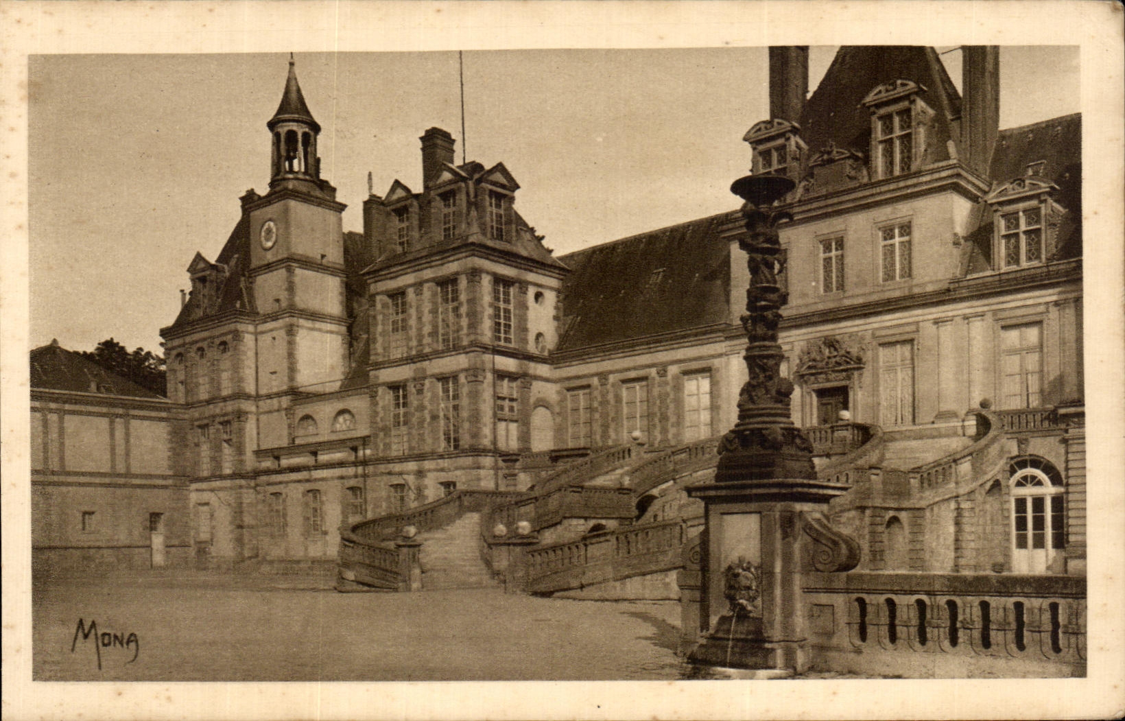 CPA Palais De Fontainebleau L escalier en fer a cheval Staire like a horse shoe