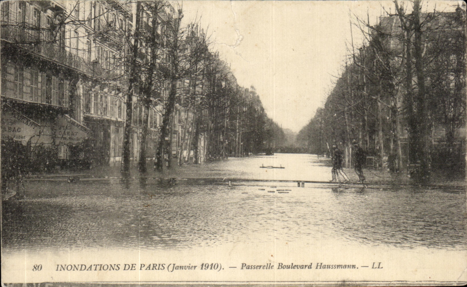 CPA Inondations de Paris Janvier 1910 Passerelle Boulevard Haussmann