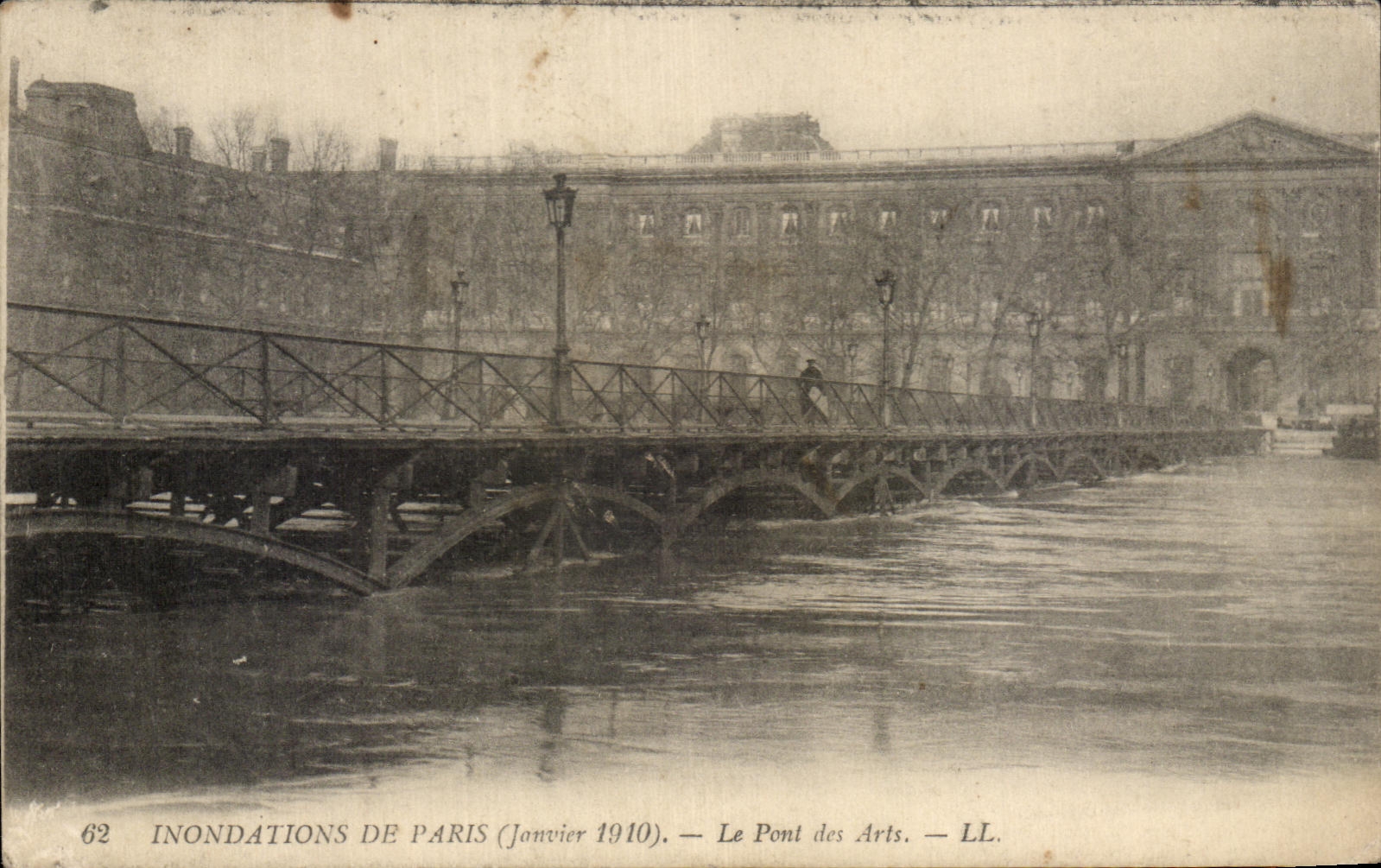 CPA Inondations De Paris Le Pont des Arts