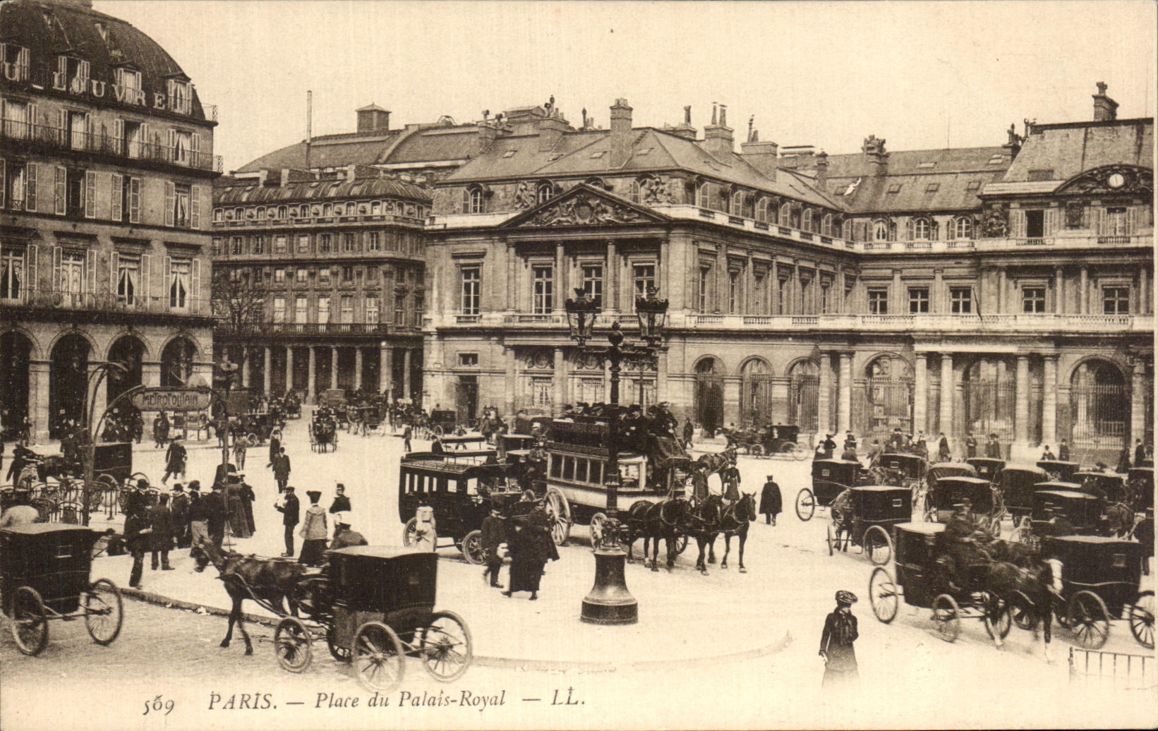 CPA Paris Place du Palais Royal Louvre