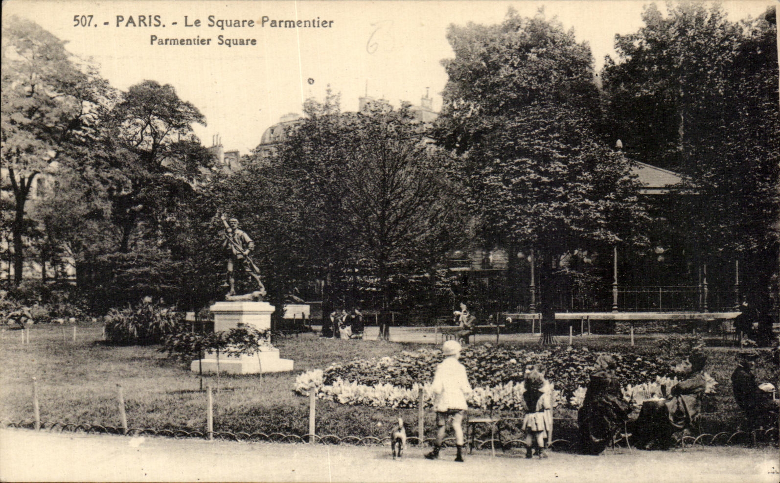 CPA Paris Le Square Parmentier Parmentier Square Enfants
