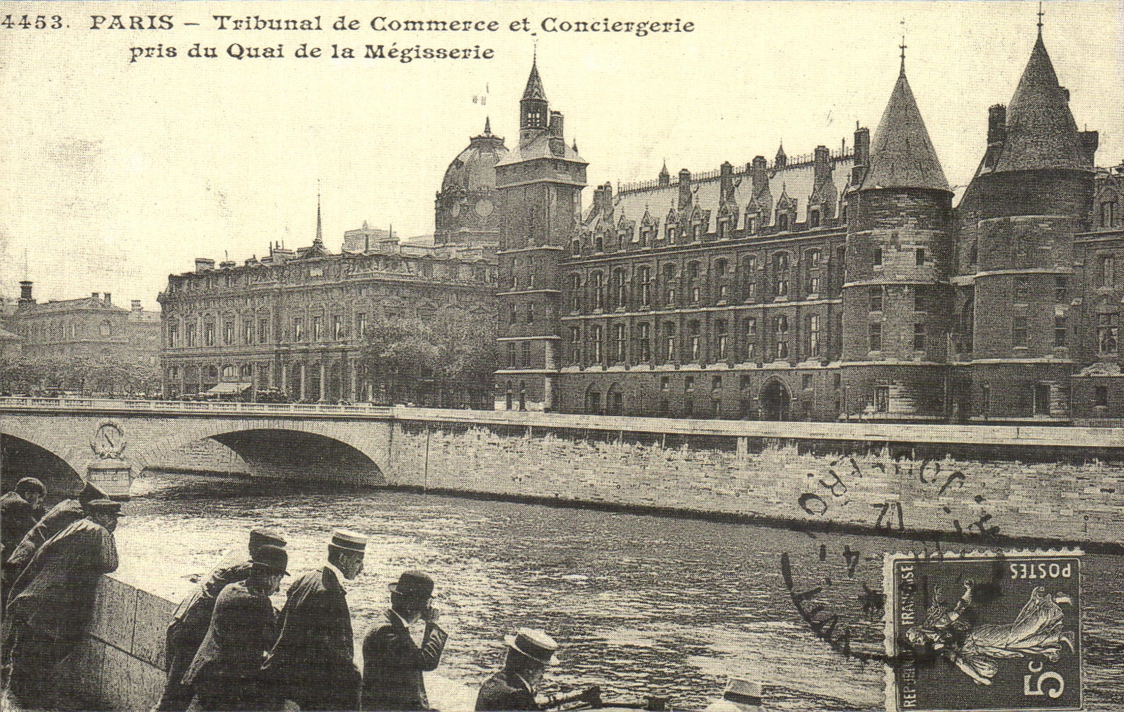 REPRO Paris Tribunal de Commerce et Conciergerie pris du Quai de la Megisserie