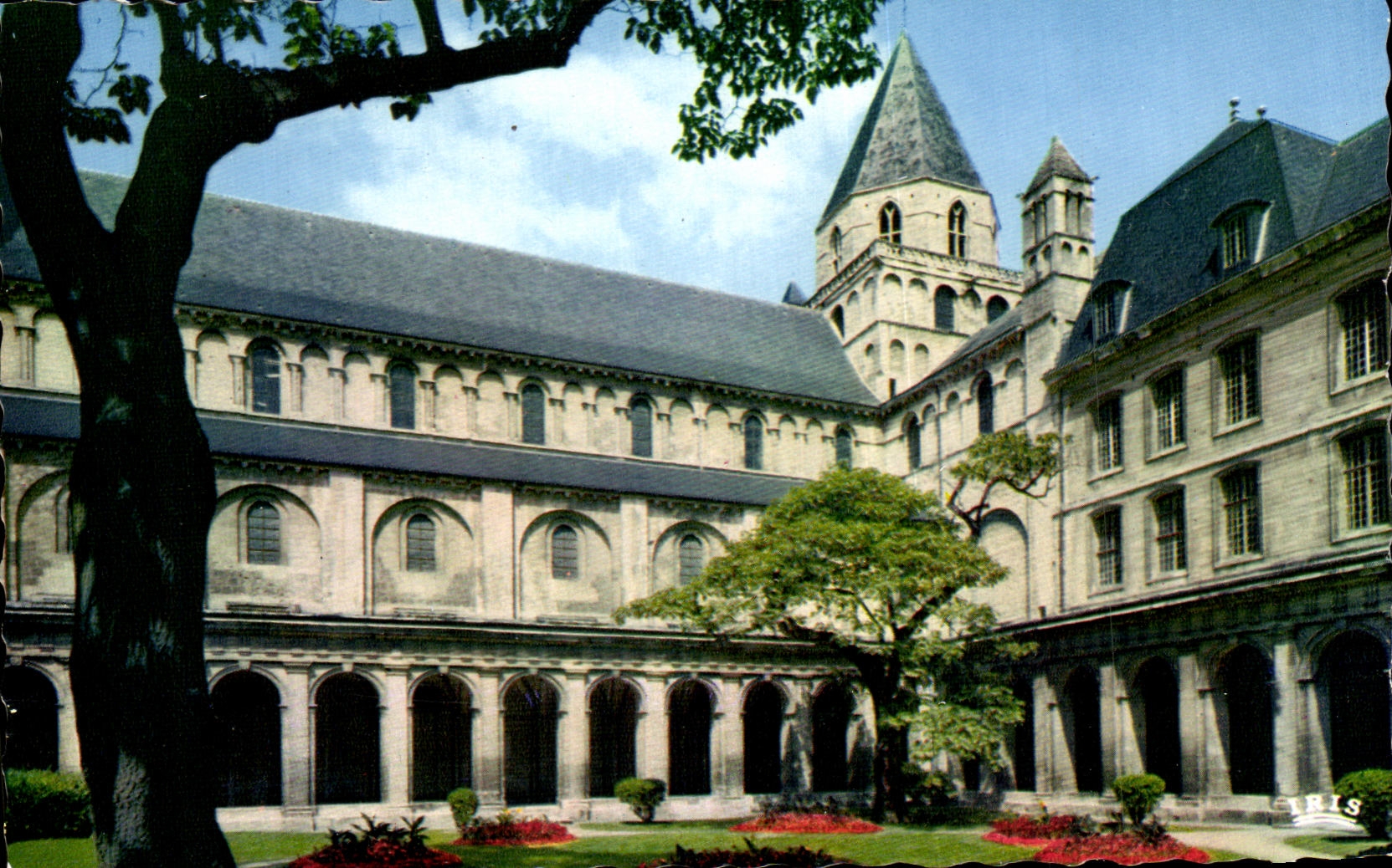 CPSM Caen L Abbaye aux Hommes Le Cloitre