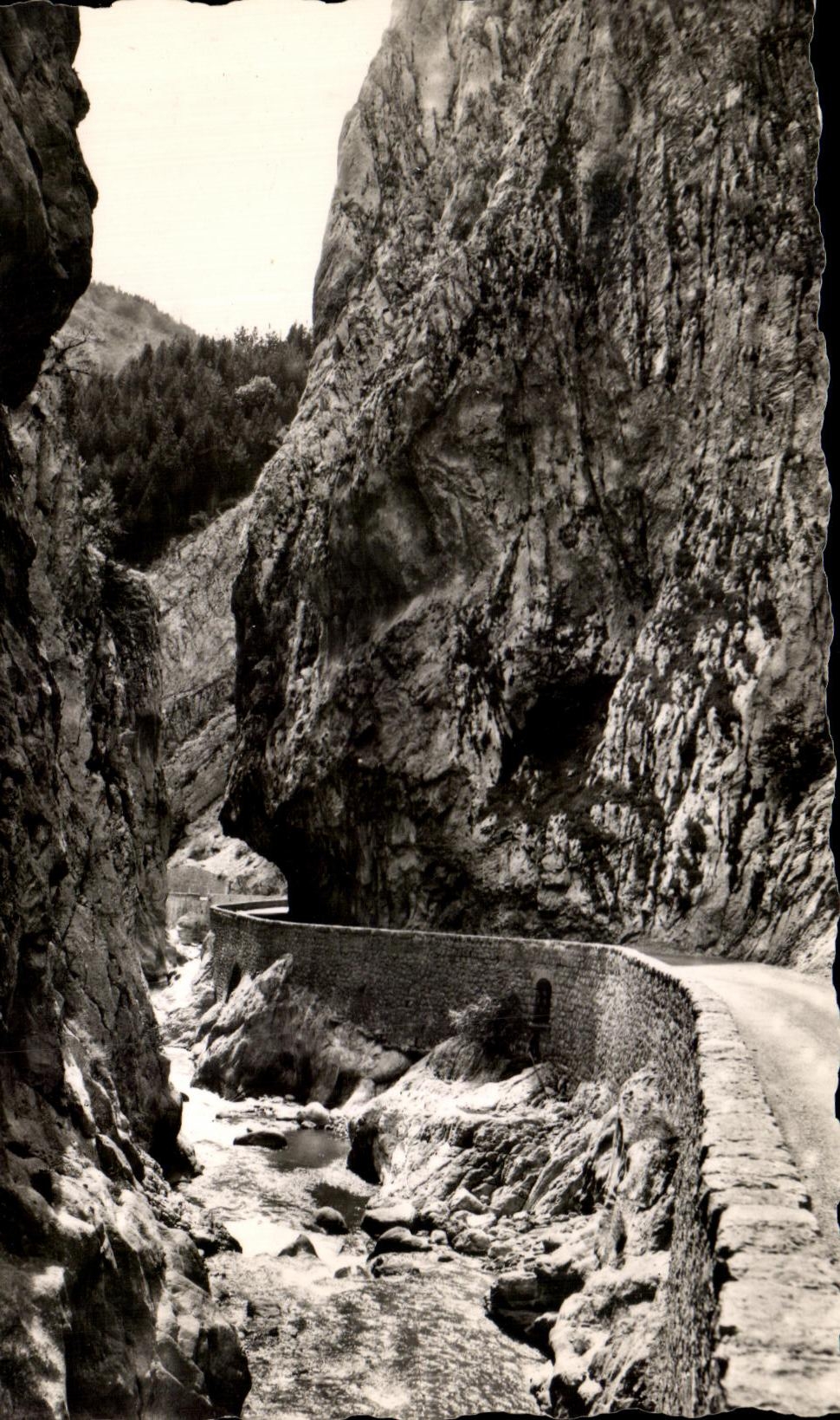 CPA Les Alpes Pittoresques Environs de Seyne Les Alpes Les Clues de Barles