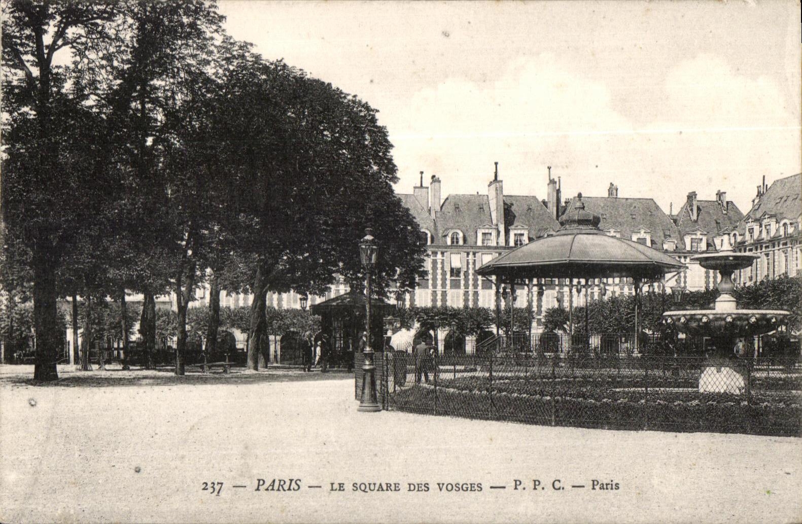 CPA Paris Le Square Des Vosges P P C Paris