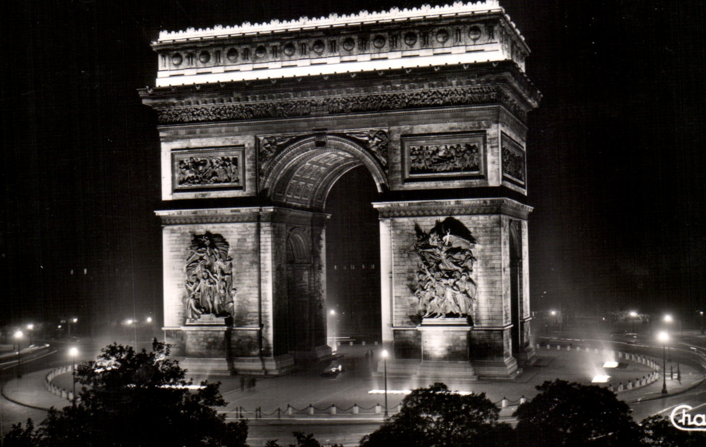 CPSM Paris La Place de l Etoile illuminee