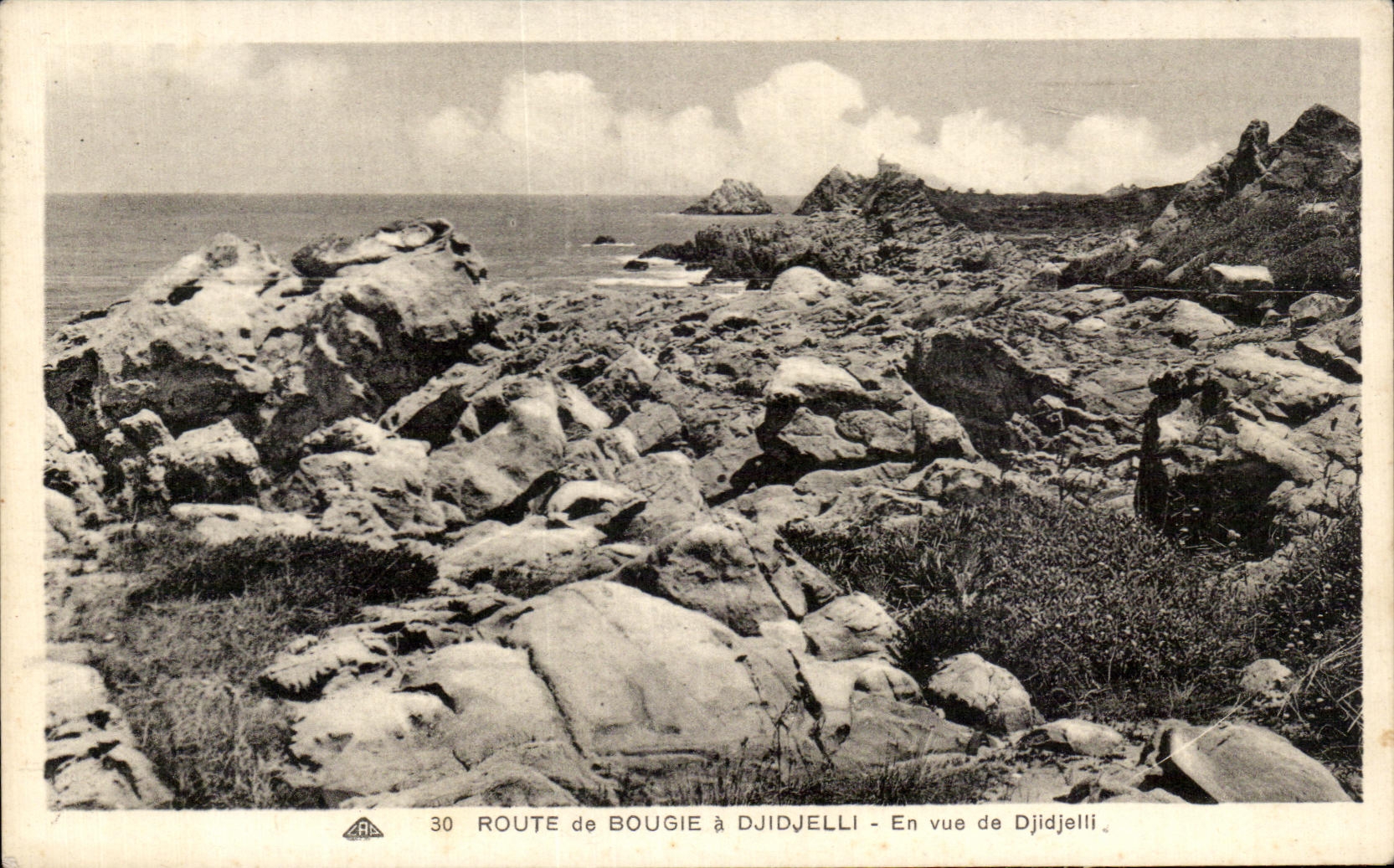 CPA Route de Bougie a Djidjelli En vue de Djidjelli Algerie