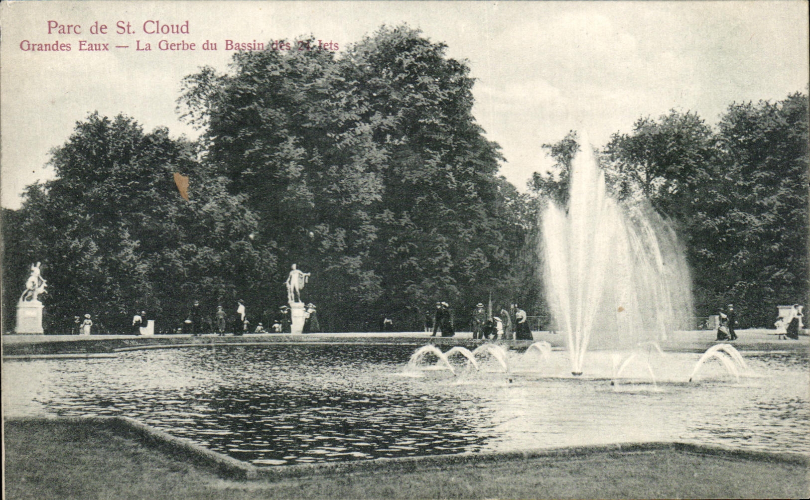 CPA Parc de Saint Cloud Grandes Eaux La Gerbe du Bassin des