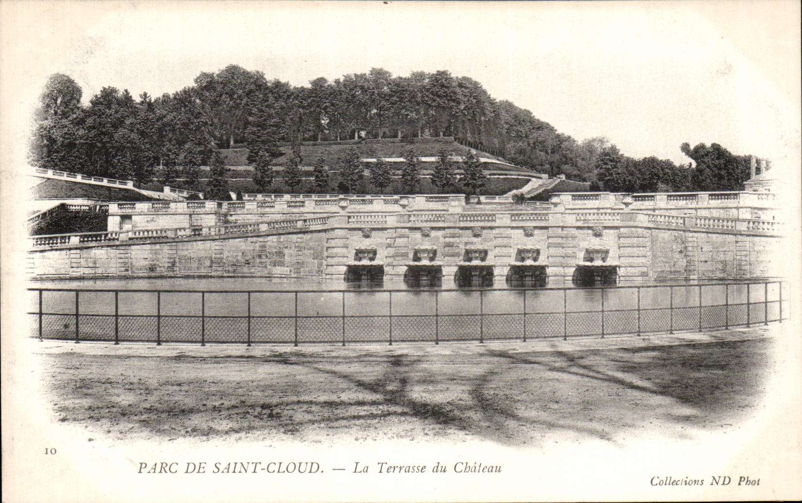 CPA Parc De Saint Cloud La Terrasse du Chateau