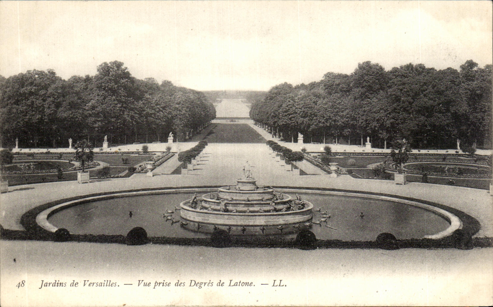 CPA Jardins De Versailles Vue prise des Degres de Latone