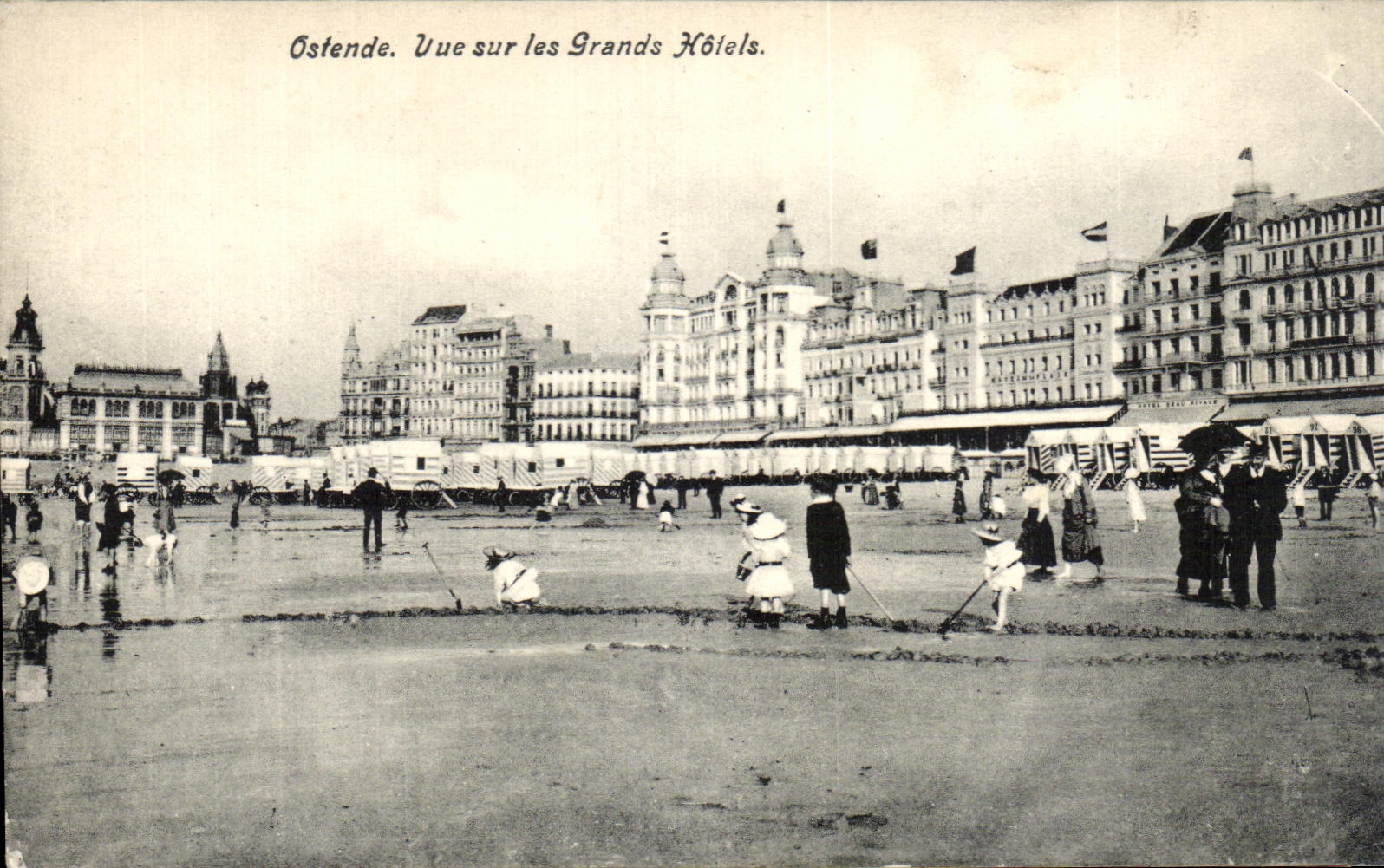 CPA Ostende Vue Sur les Grands Hotels