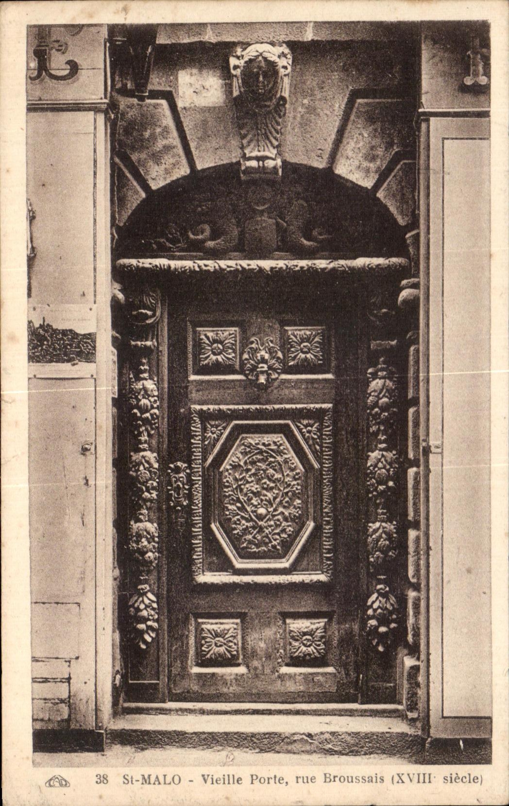 CPA St Malo Vieille Porte rue Broussais (XVIII Siecle)
