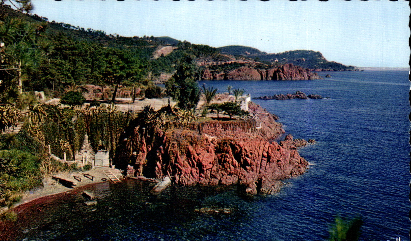 CPA Route de la corniche d or Le Trayas Les calaques rouges