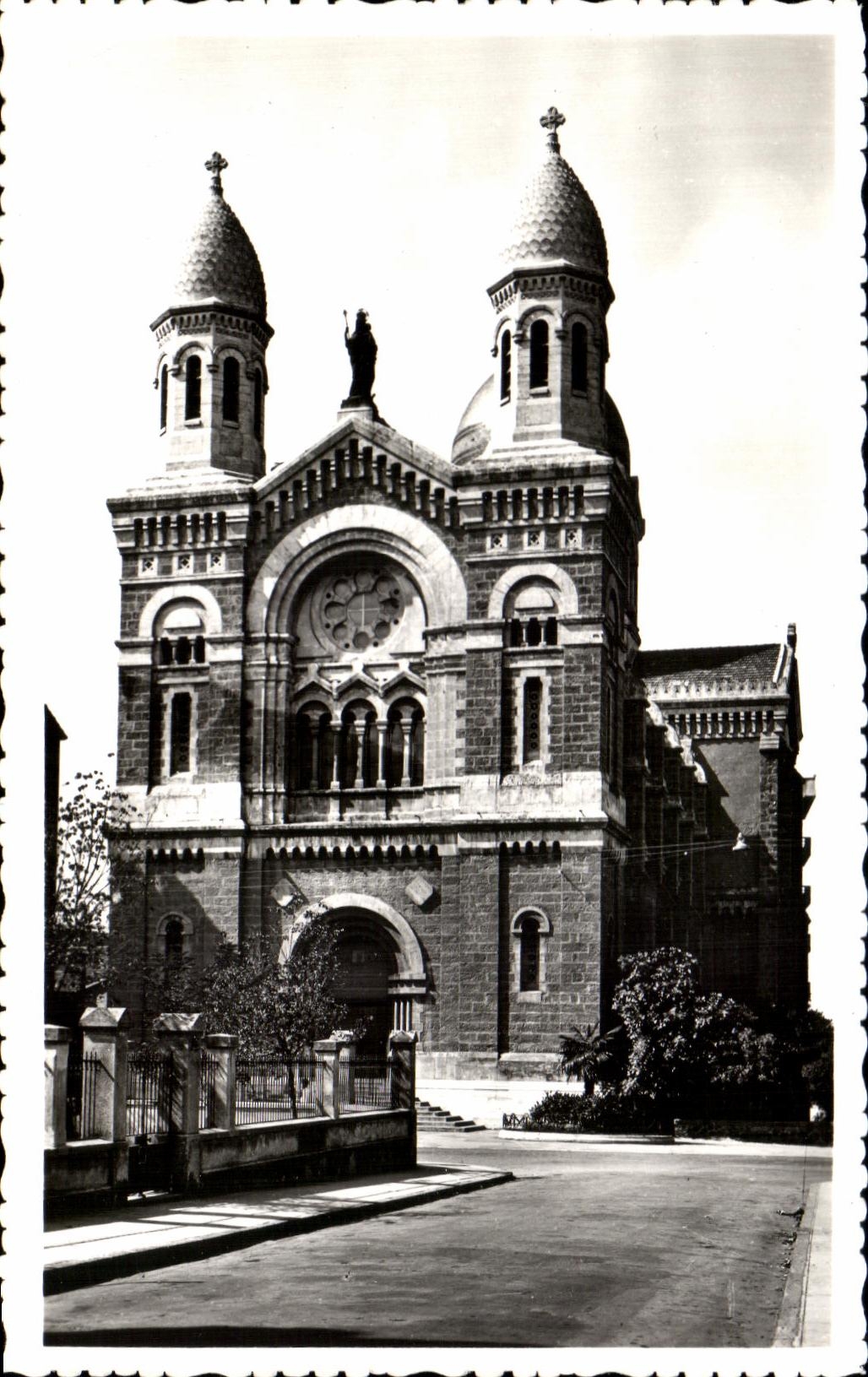 CPA Saint Raphael La cathedrale