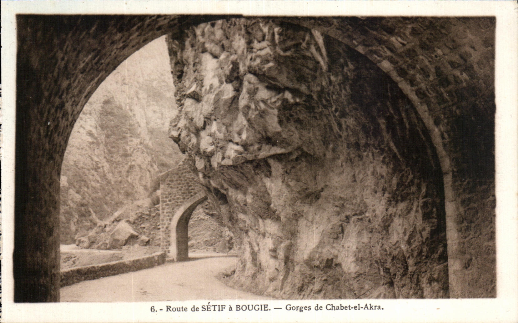 CPA Route de Setif a Bougie Gorges de Chabet el Akra