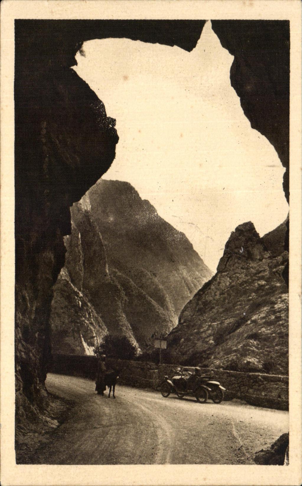 CPA Gorges du Chabet El Akra Sous le Tunnel