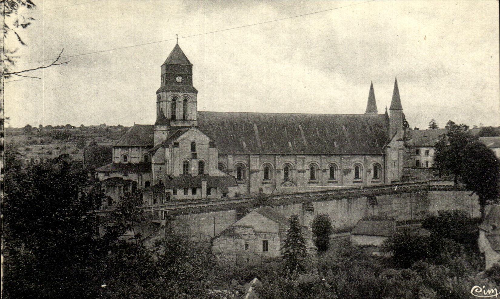 CPA Fontevrault Vue Generale sur L Abbaye
