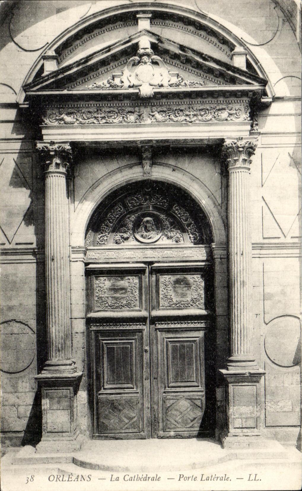 CPA Orleans La Cathedrale Porte Laterale