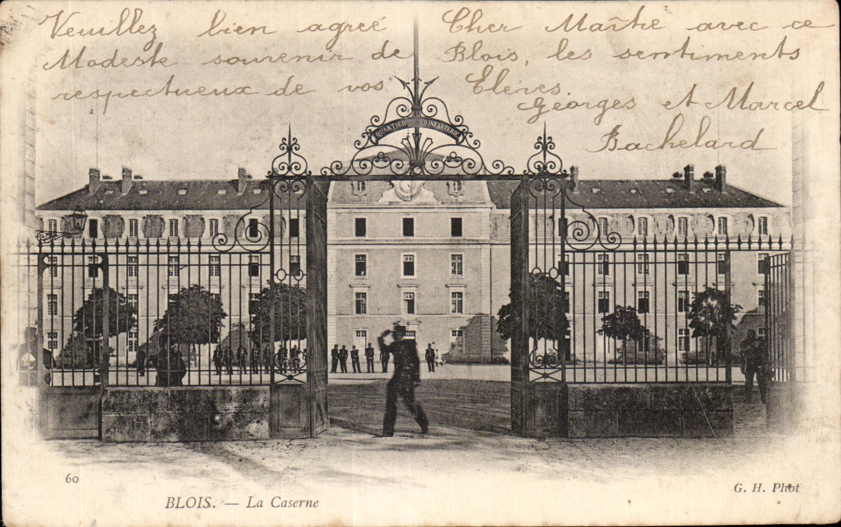 CPA Blois La Caserne Militaria