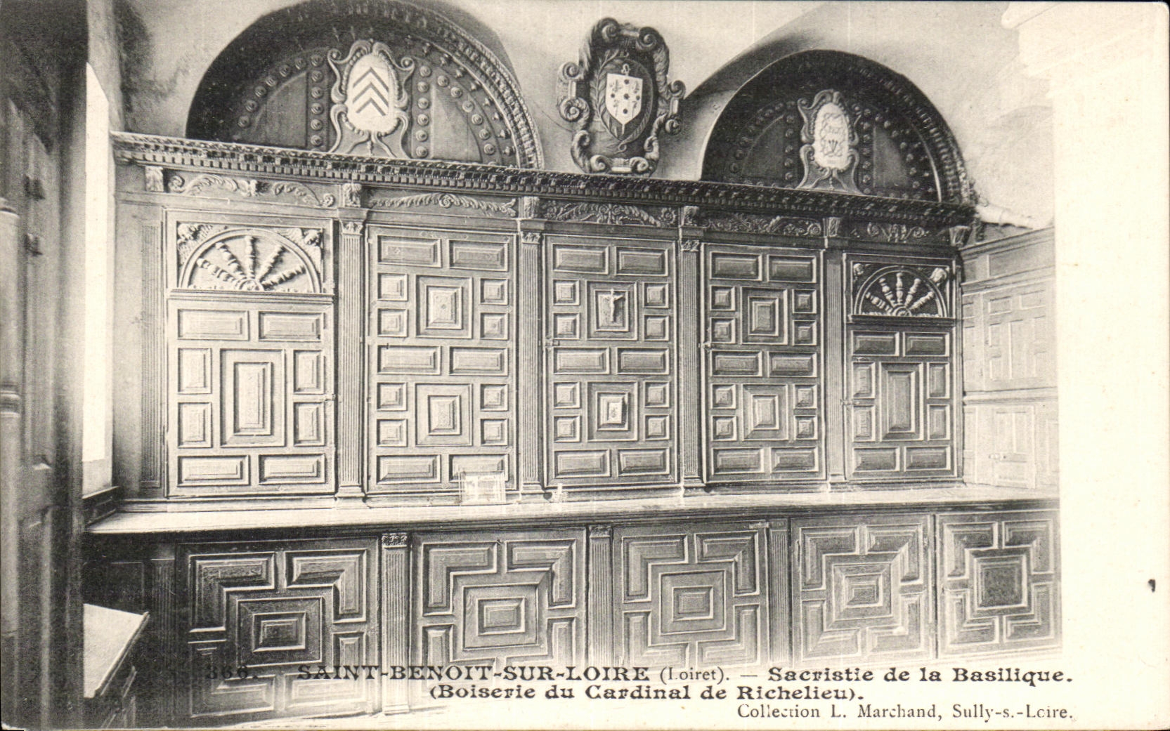 CPA Saint Benoit on the Loire Sacristy of the Basilica Woodwork of the cardinal of Richelieu
