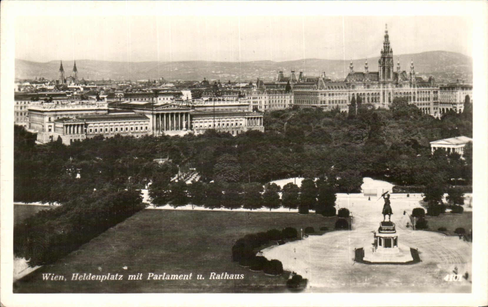 CPA Wien Heldenplatz mit Parlament u Rathaus
