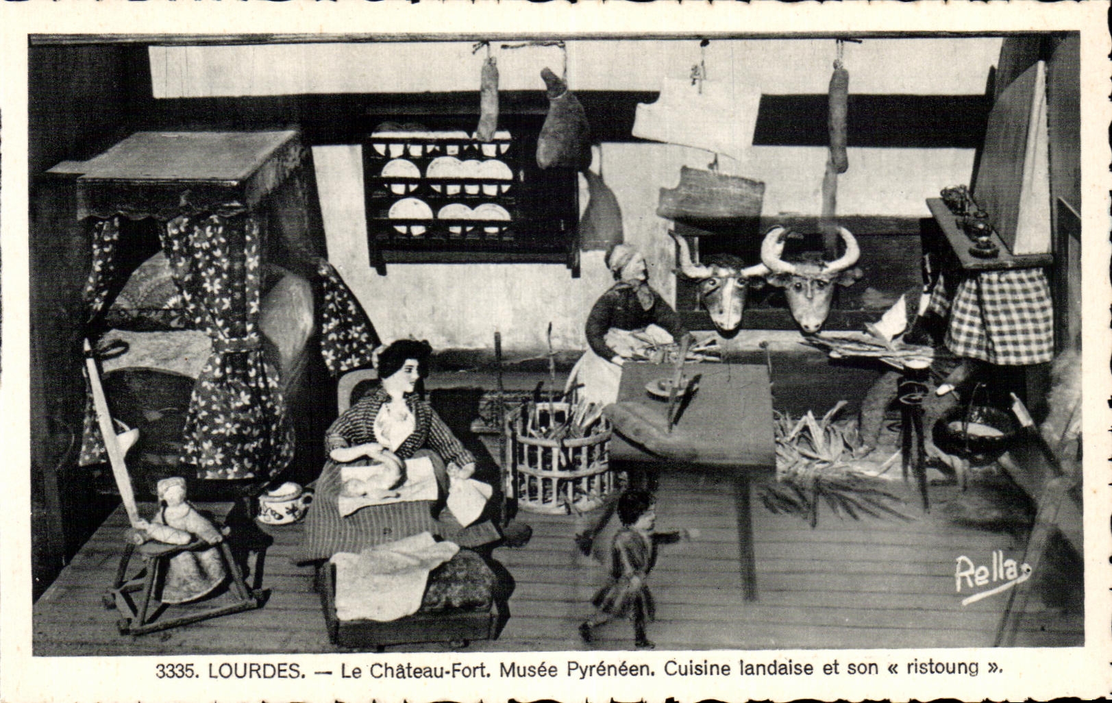 CPA Lourdes Le Chateau Fort Musee Pyreneen Cuisine landaise et son