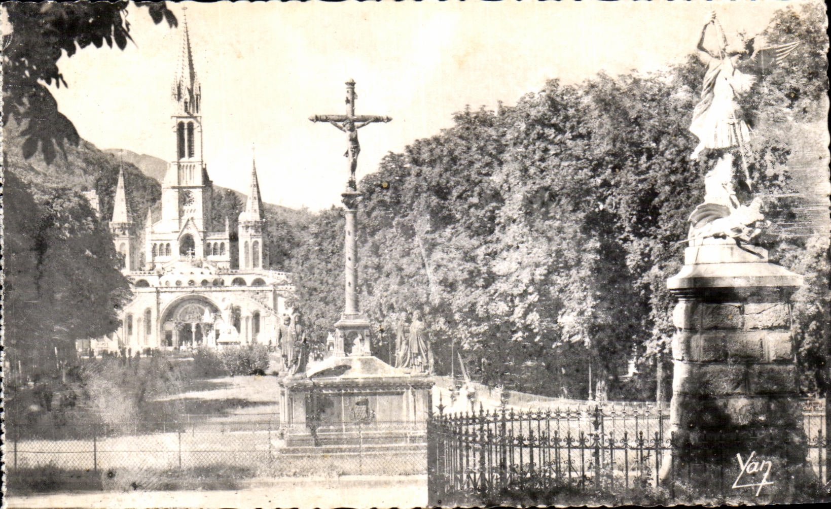 CPA Lourdes the Basilica and Esplanade
