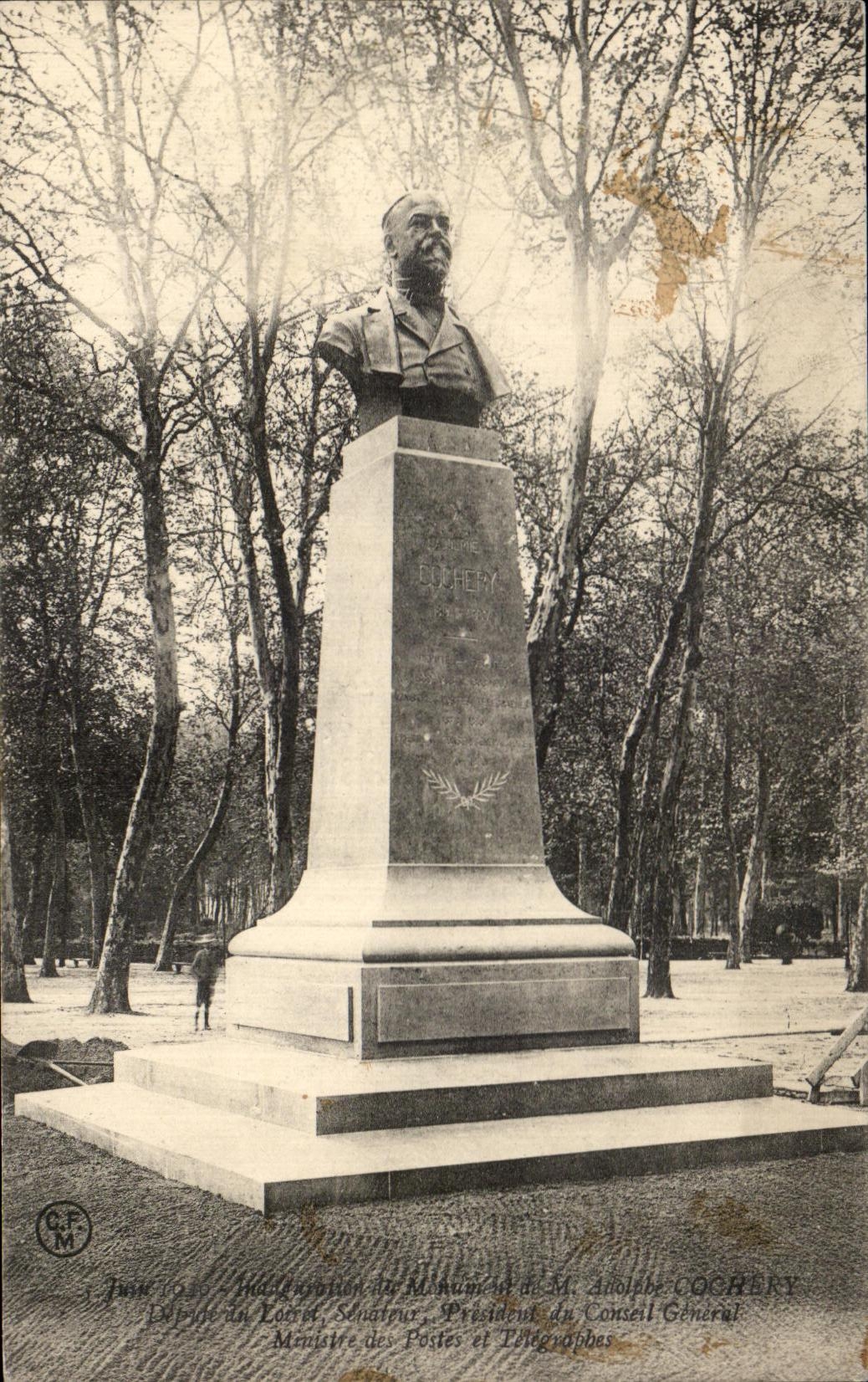 CPA Inauguration of the monument of Cochery Appointed of Loiret President of the general advice Minister for the Stations and Telegraphs