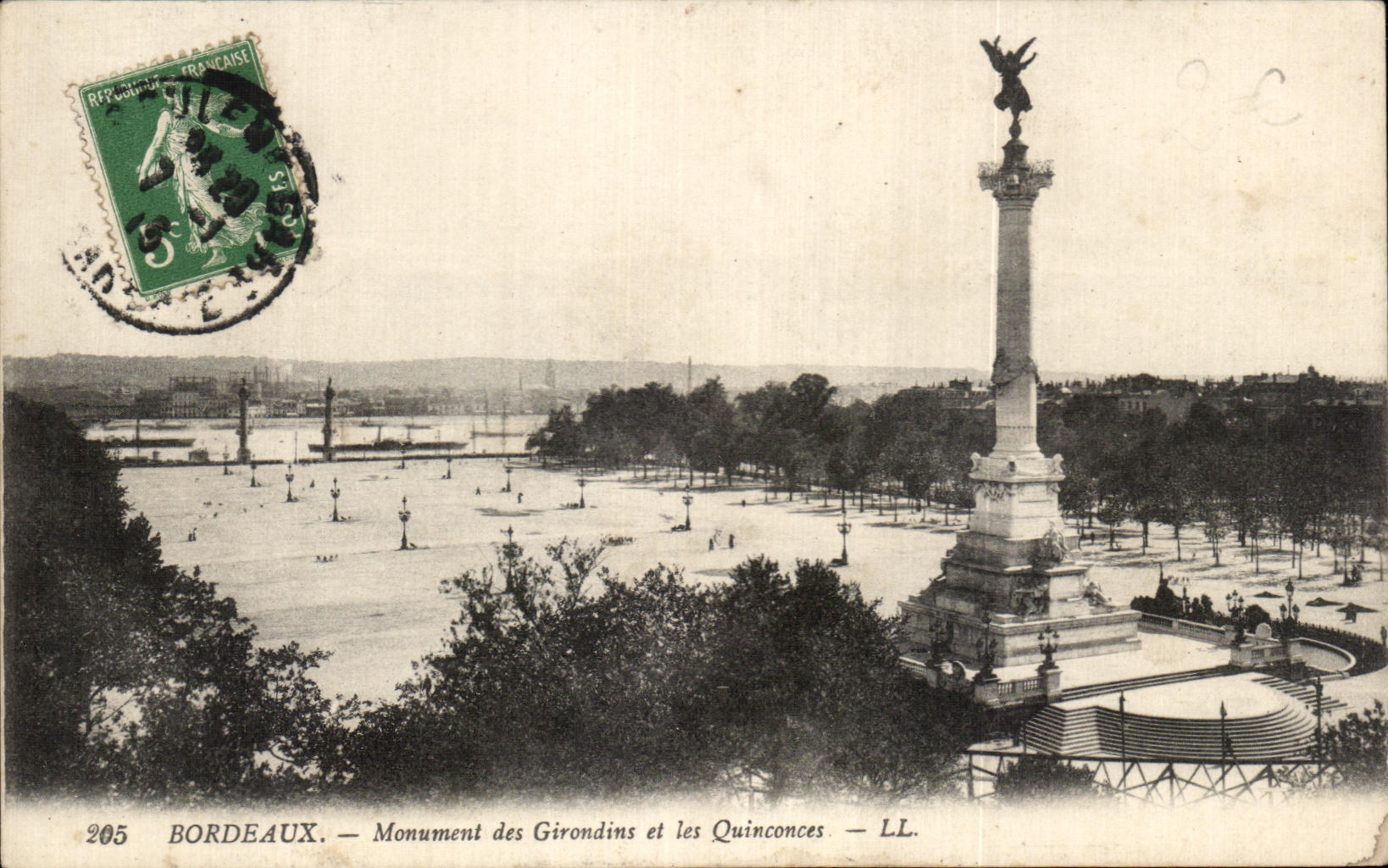 CPA Bordeaux Monument of Of Gironde and Quincunxes