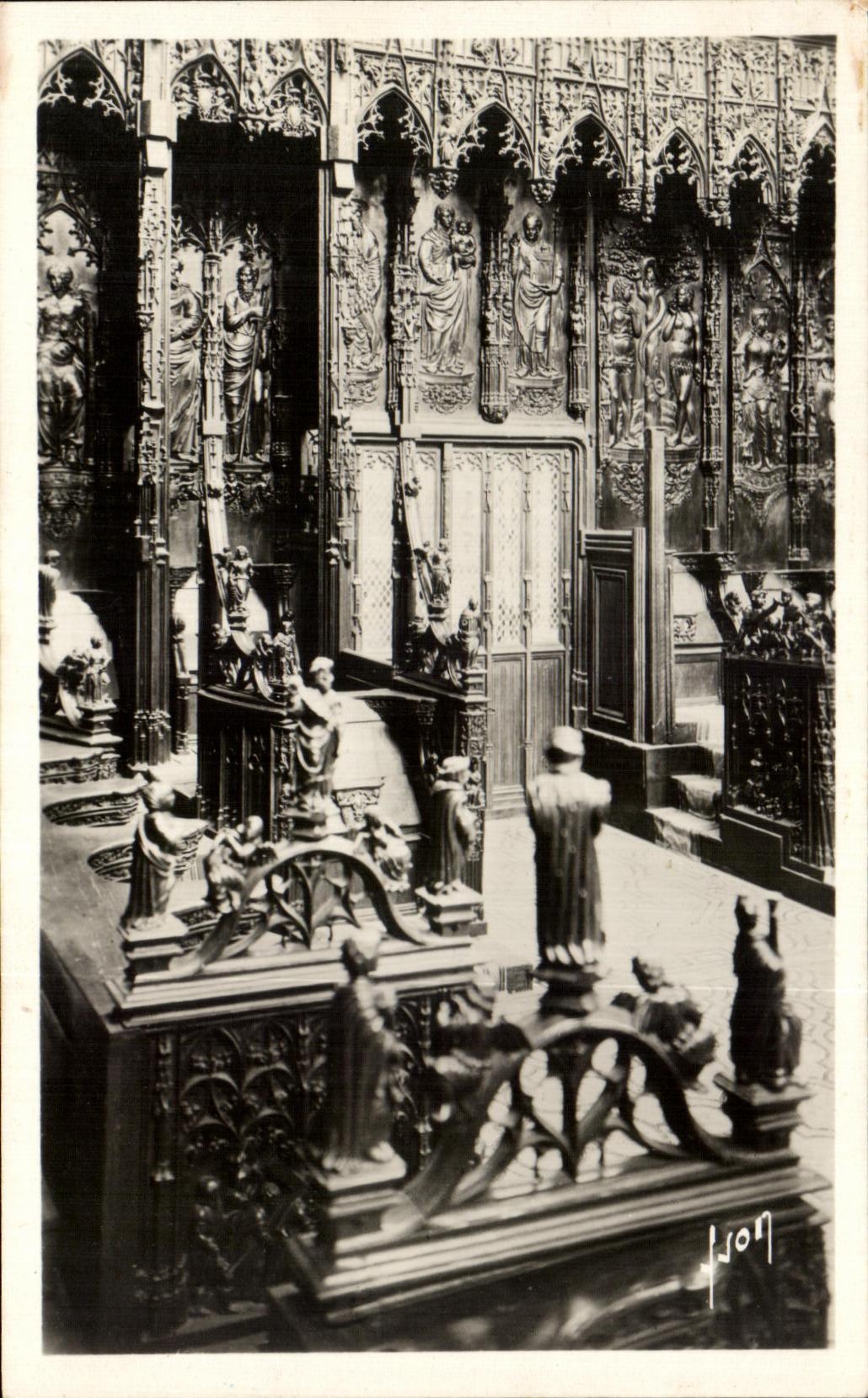 Nuevos jardines de CPA Arcachon el suyo lugar y el hotel grande