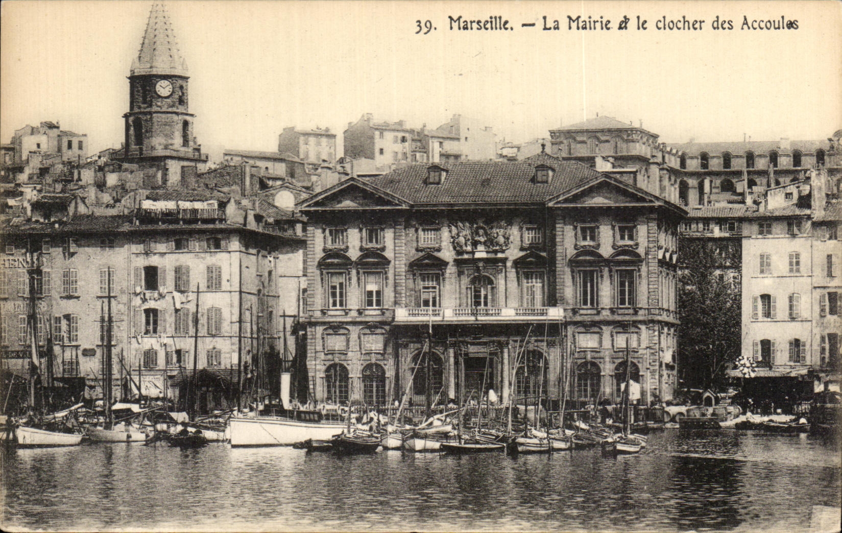 CPA Marseille La Mairie et le Clocher des Accoules