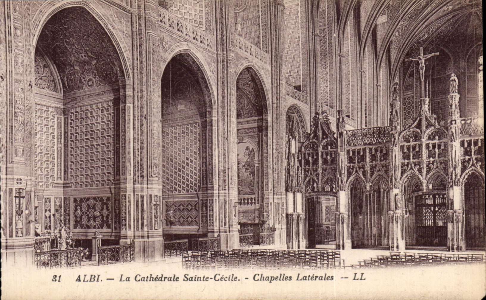 CPA Albi las capillas laterales de Sainte Cecile de la catedral