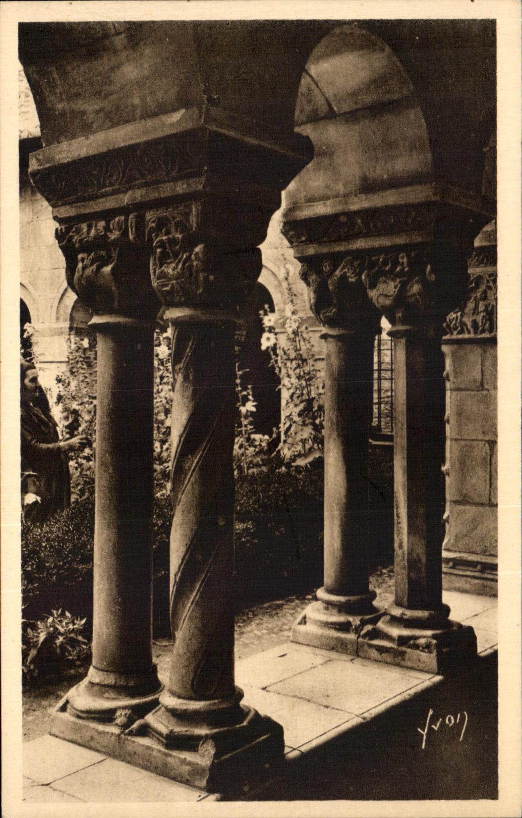 CPA Elne Cathedral Sainte Eulalie columns of the Cloister (Xll E and Xlll E centuries)