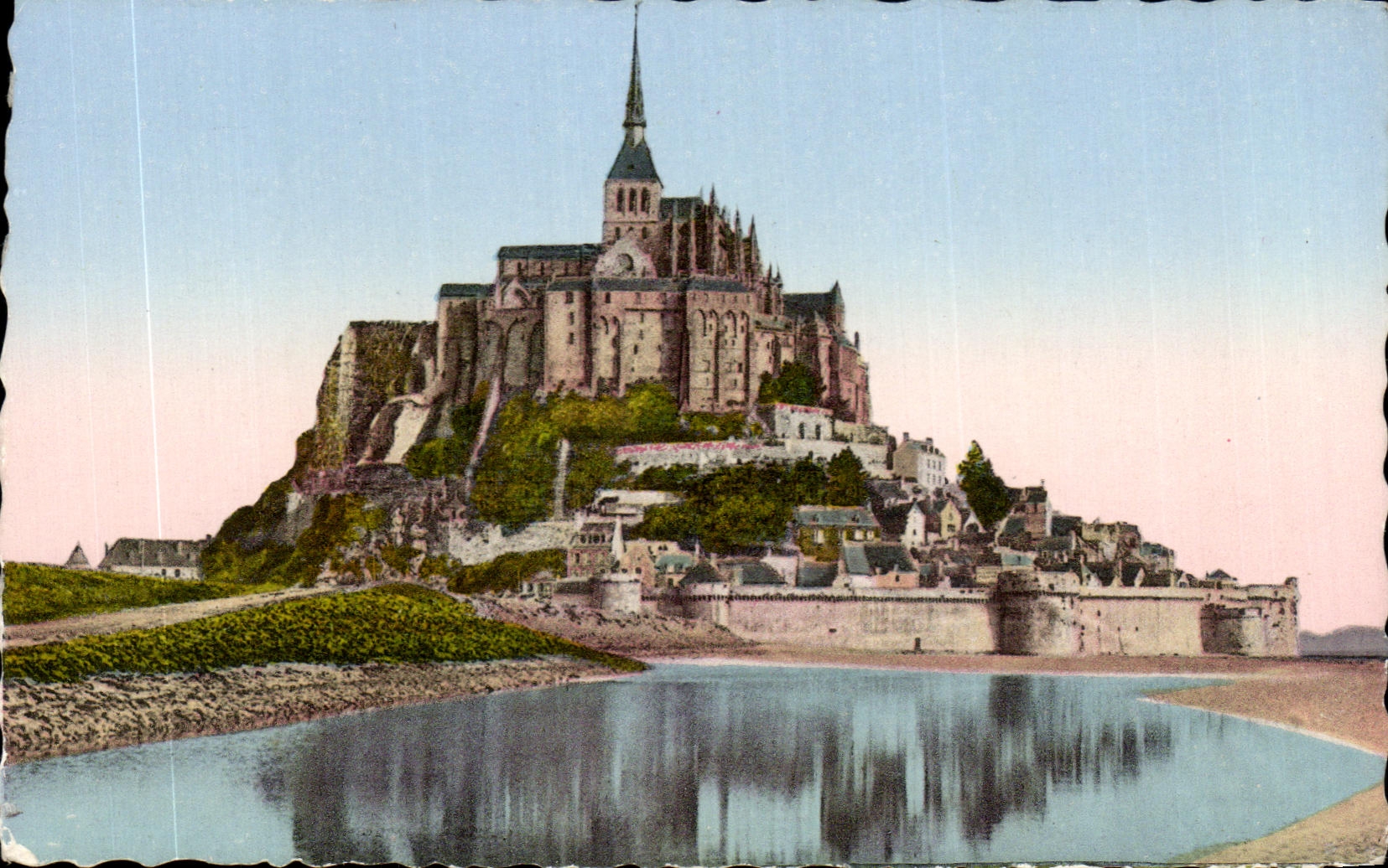 CPSM Mont St Michel Cote Sud Vue prise a l Est de la Digue