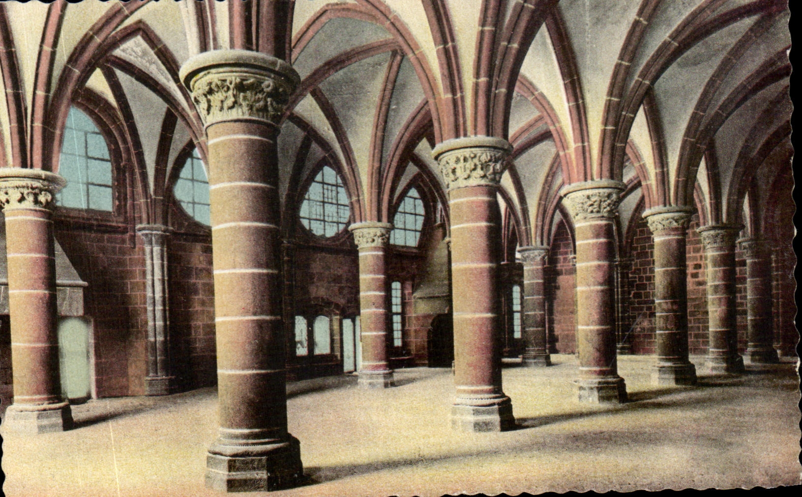 CPSM Abbaye du Mont St Michel La Salle des Chevaliers