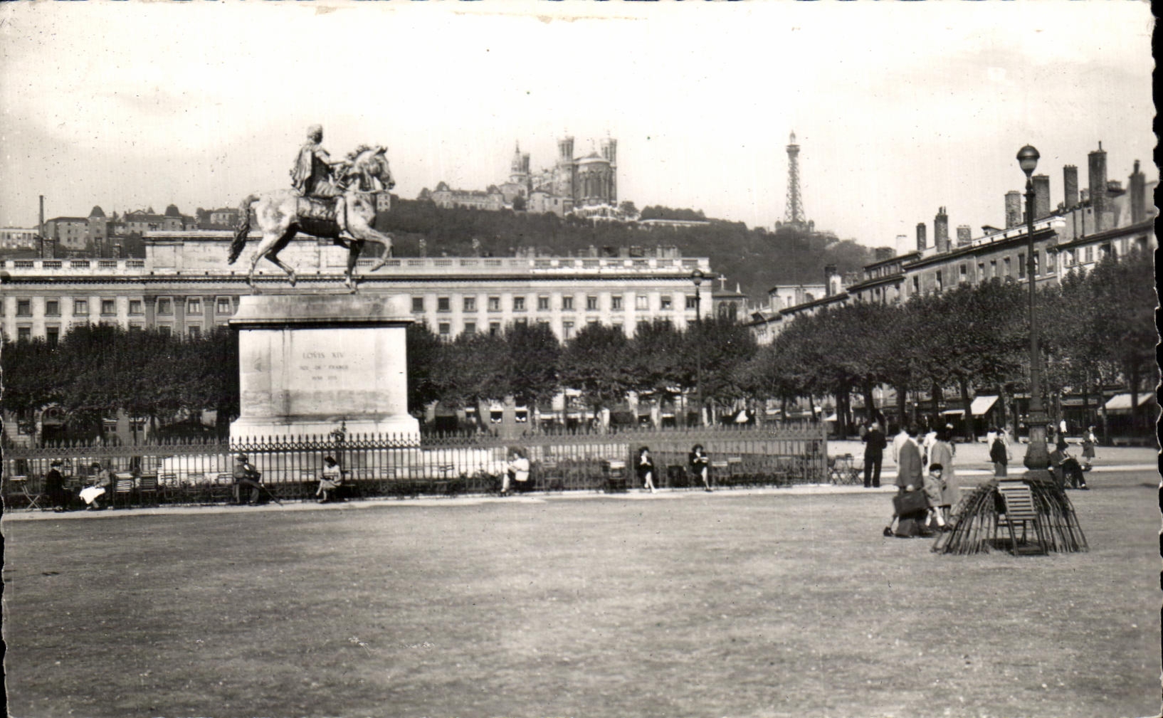 CPA Lyon Places Bellecour and Fourviere