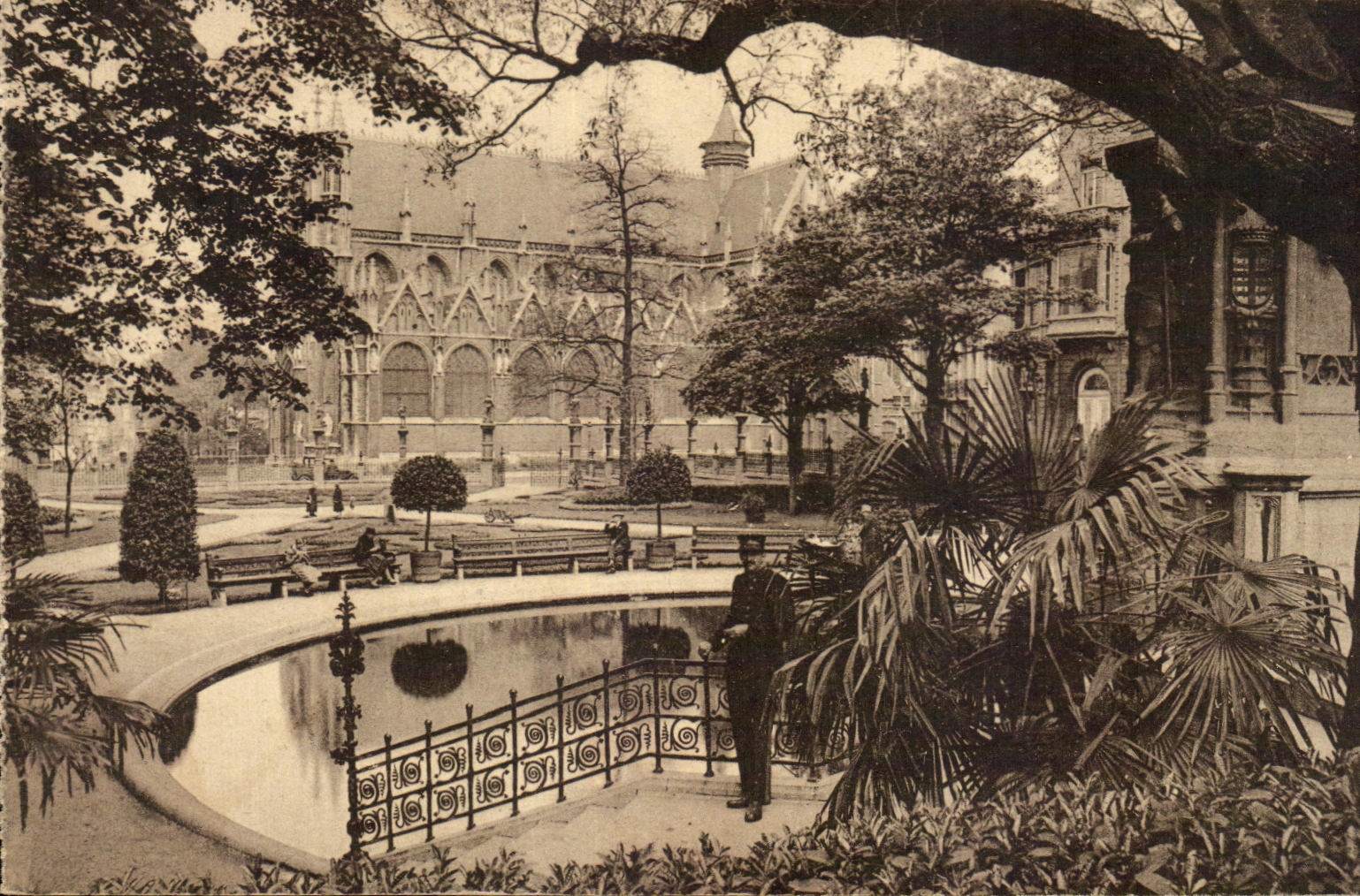 CPA Brussels Public garden of the Small Fine sand