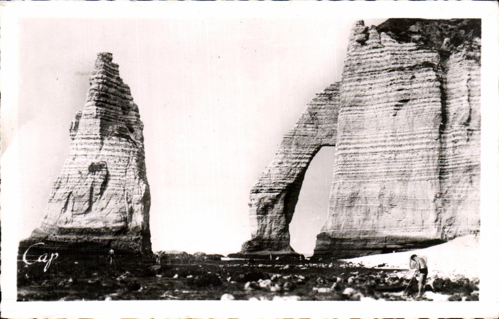 CPA Etretat Gate Downstream and Large Needle