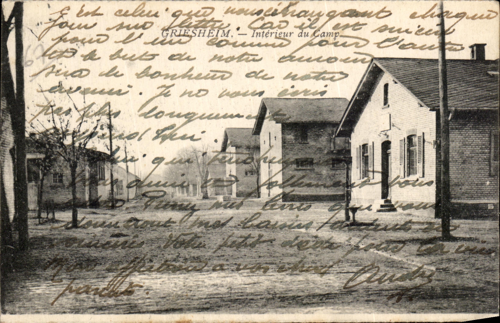 CPA Griesheim Interieur du Camp Militaria