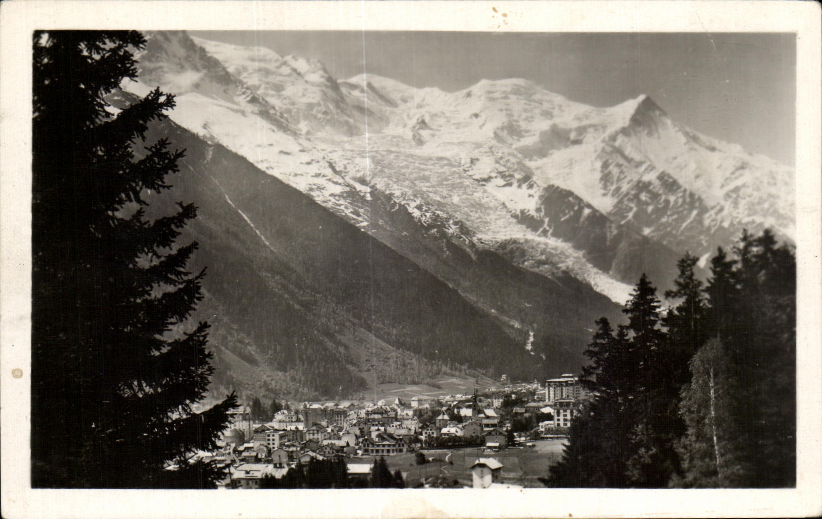 CPA Chamonix Vue Generale At Le Mont Blanc