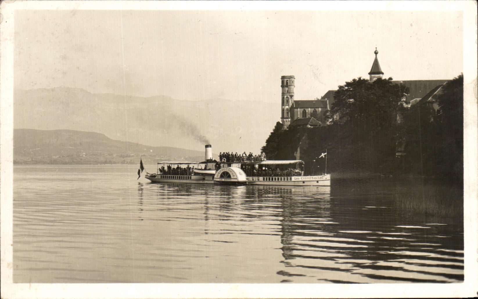 CPA Aix Les Bains Bateau Les Cygnes du lac