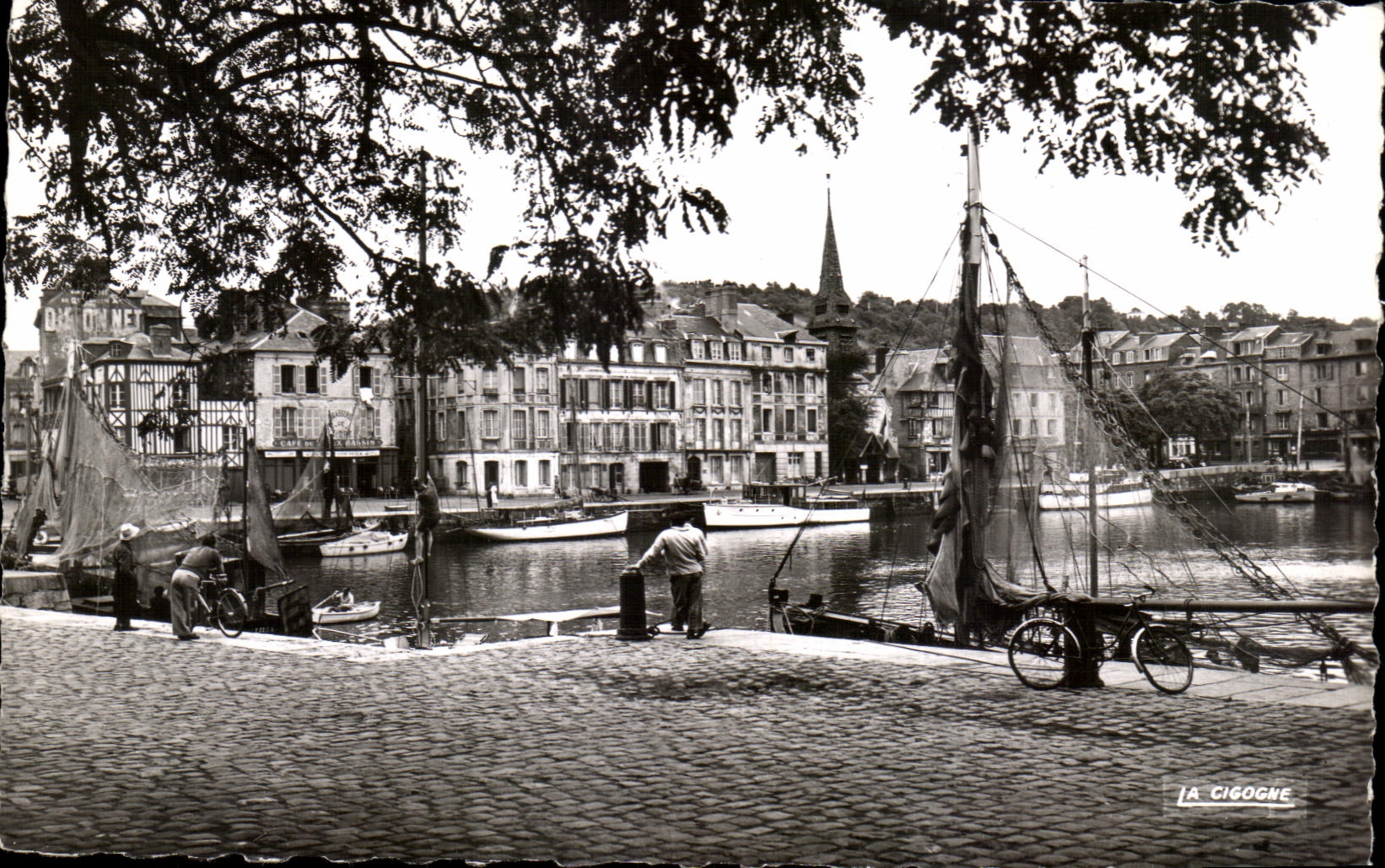 CPA Honfleur Le Vieux Bassin et le Musee