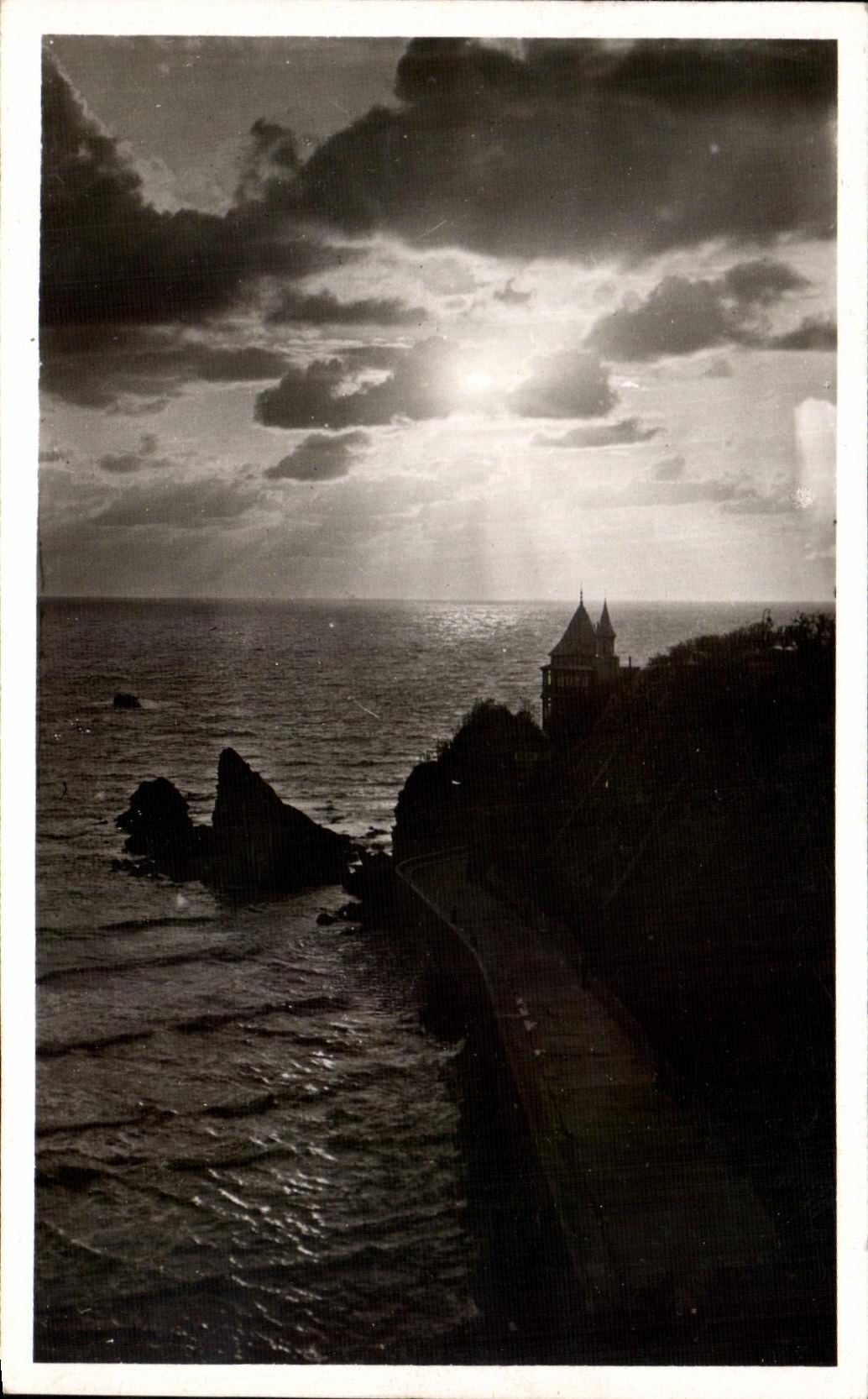 CPA Biarritz Coucher De Solell Sur La Villa Belza