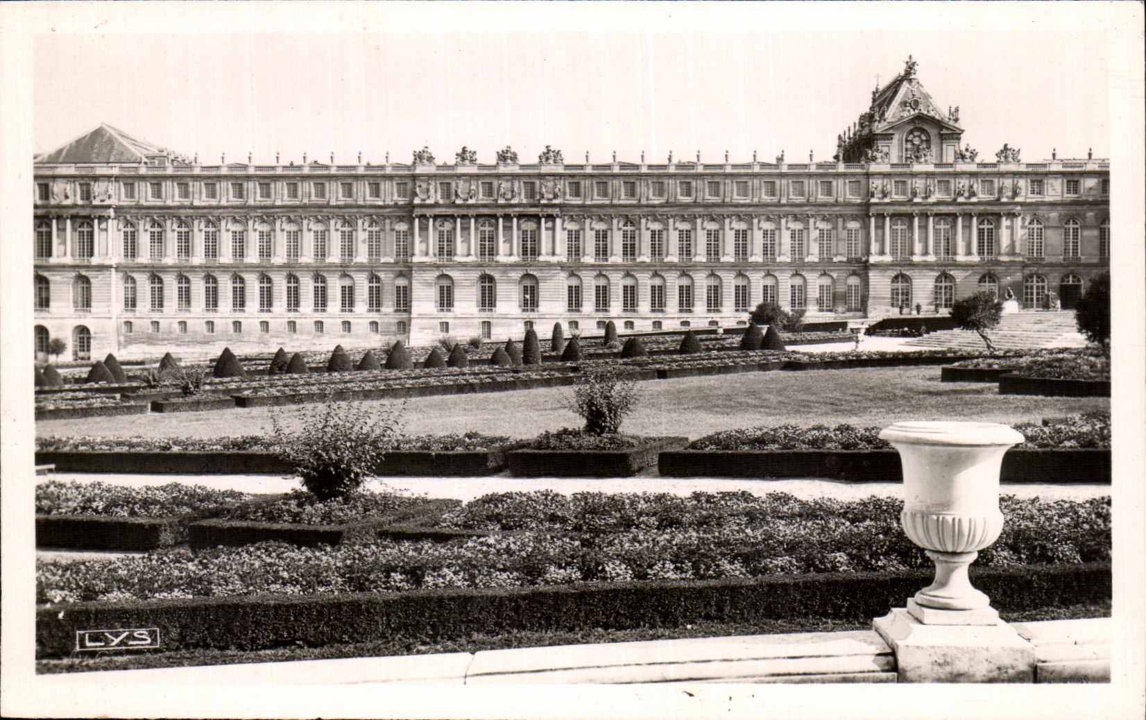 CPA Versailles Facade Sur Le Parc Les Parterres
