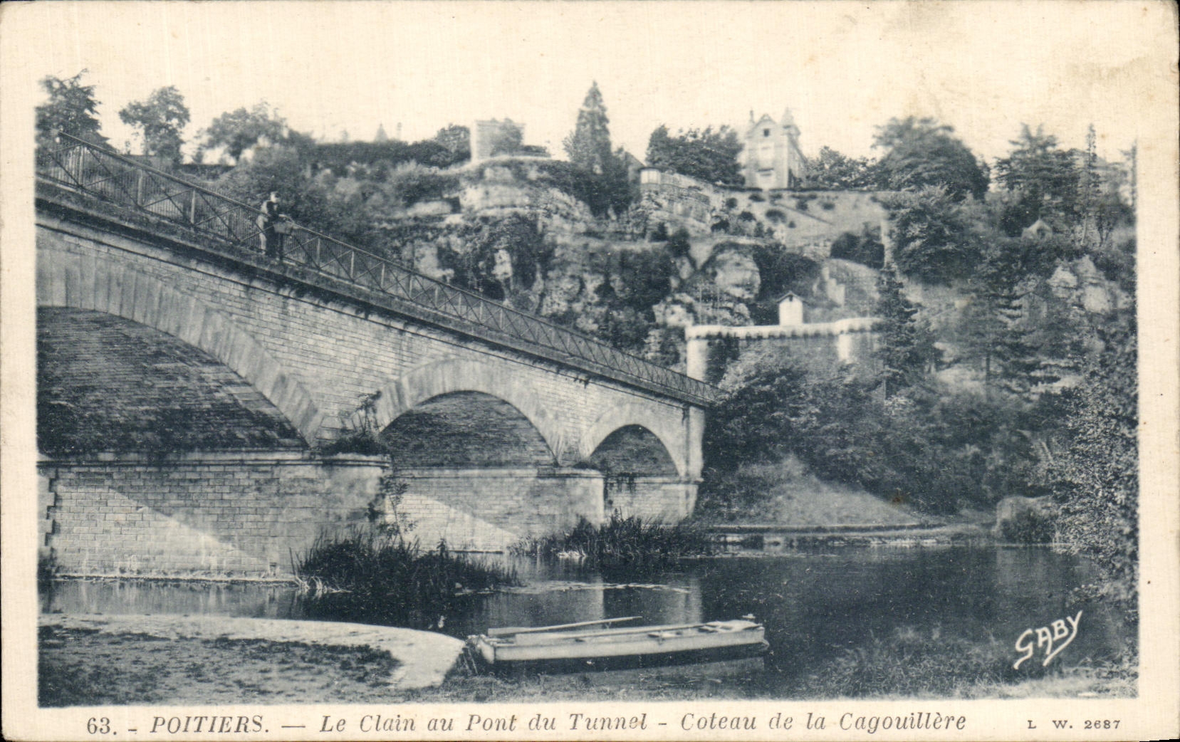 CPA Poitiers Le Clain au Pont du Tunnel Coteau de la Cagouillere