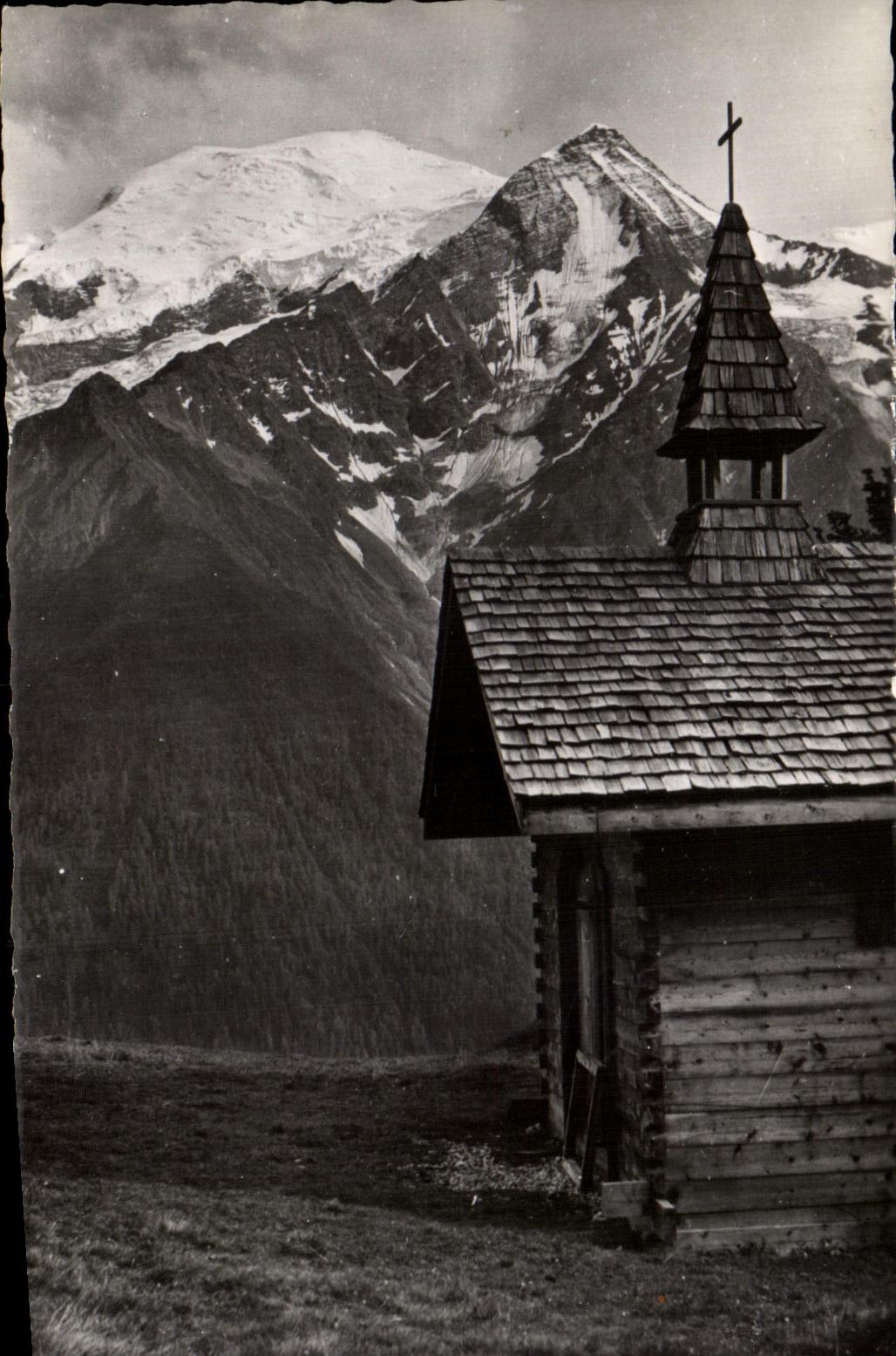 CPSM Images de Chez Nous Mongnes massif du Mont Blanc Vallee de Chamonix