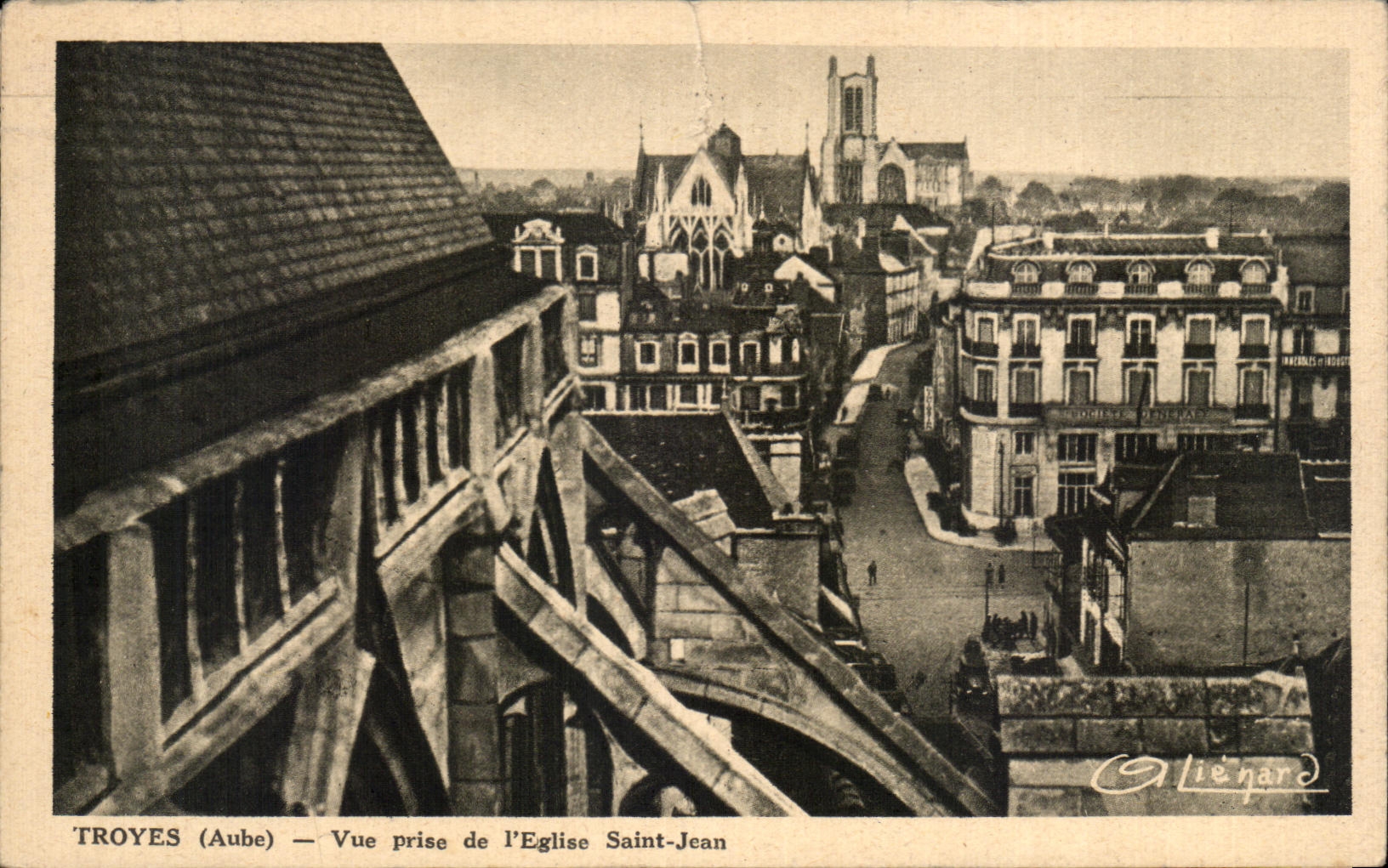 CPA Troyes Vue prise de l'Eglise Saint Jean