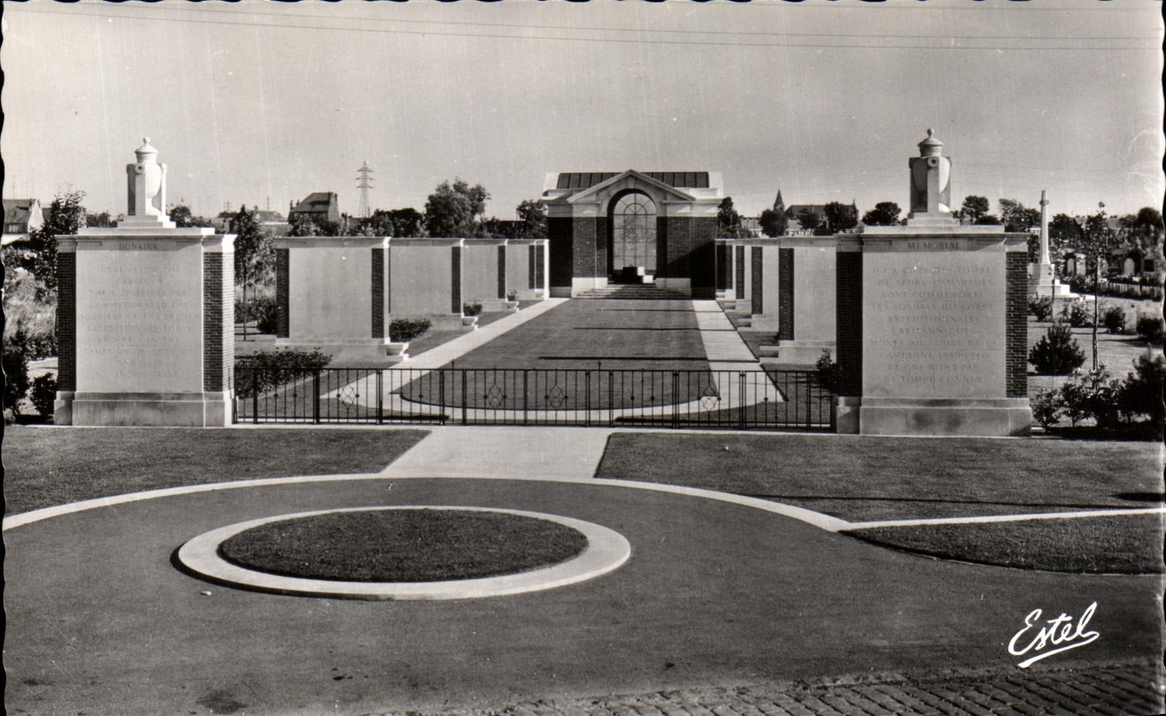 CPA Dunkerque Le Memorial Anglais The English Memorial